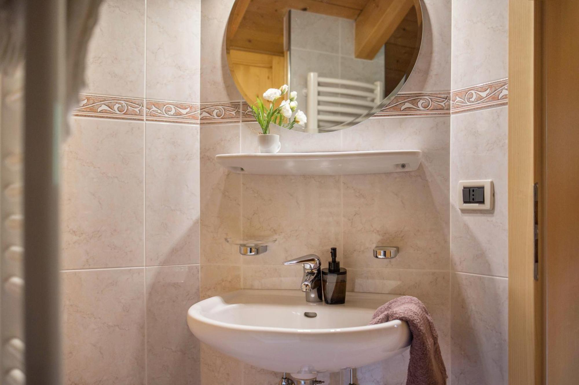 Bolser App Plan De Corones San Vigilio Di Marebbe Room photo